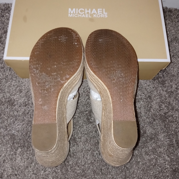 Wedge Heels - Picture 2 of 2